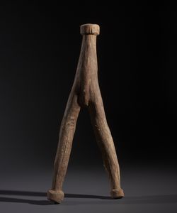 Lobi - Burkina Faso/Costa d'Avorio - Nello stile di Scultura antropomorfa estremamente stilizzata chiamata  Dagari  in legno duro a patina naturale e tracce di offerte sacrificali