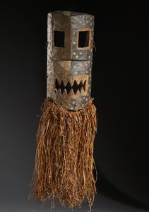 Ngbaka - Repubblica democratica del Congo - Nello stile di Maschera antropomorfa stilizzata in legno, pigmenti e rafia