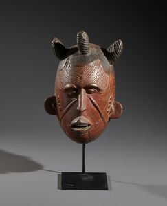 Idoma - Nigeria - Nello stile di Maschera antropomorfa in legno e pigmenti