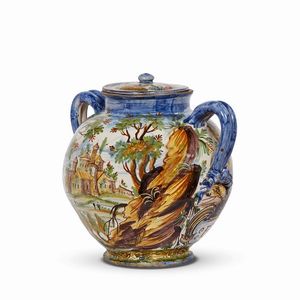 GRANDE VASO CON COPERCHIO, URBANIA, SECOLO XIX  - Asta UNA COLLEZIONE DI VASI DA FARMACIA IN MAIOLICA - Associazione Nazionale - Case d'Asta italiane