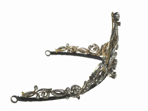 Tiara con diamanti di vecchio taglio  - Asta Vintage Jewellery - Associazione Nazionale - Case d'Asta italiane