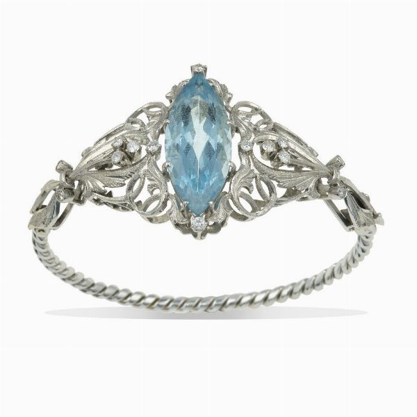 Bracciale rigido con acquamarina e piccoli diamanti  - Asta Vintage Jewellery - Associazione Nazionale - Case d'Asta italiane