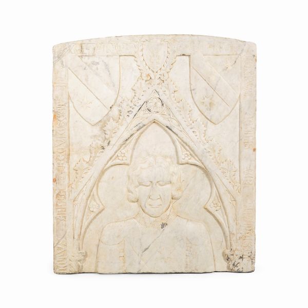 Frammento di bassorilievo in marmo  - Asta Arredi, Sculture, Dipinti Antichi e del XIX Secolo - Associazione Nazionale - Case d'Asta italiane