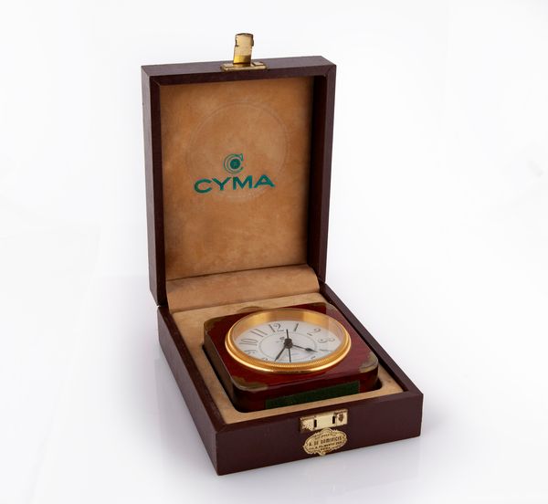 Cyma Le Locle - Orologio da tavolo  con sveglia al quarzo in ottone e legno  - Asta Orologi da Polso da Tasca e da Tavolo - Associazione Nazionale - Case d'Asta italiane