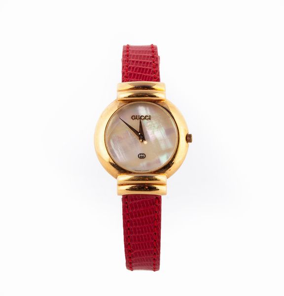 Gucci 5300 - Orologio da polso al quarzo da donna in metallo dorato con quadrante in madreperla  - Asta Orologi da Polso da Tasca e da Tavolo - Associazione Nazionale - Case d'Asta italiane