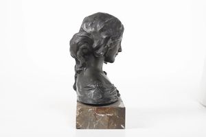 Andrea Valli (Carrara 1870-1948) Busto femminile  - Asta Scultura XIX-XX secolo - Associazione Nazionale - Case d'Asta italiane