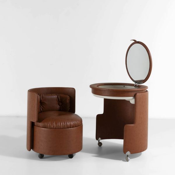 LUIGI MASSONI : Toilette e poltrona mod. Dilly Dally  - Asta Design 200 - Associazione Nazionale - Case d'Asta italiane