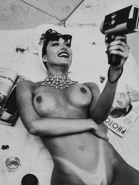 John Rutter : 1950s Hollywood Glamour Housewife  - Asta Fotografia: Unveiled Beauty - Associazione Nazionale - Case d'Asta italiane