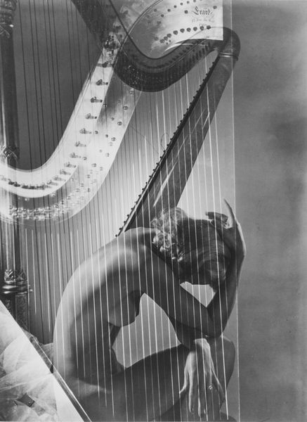 Horst P. Horst : Lisa with Harp  - Asta Fotografia: Unveiled Beauty - Associazione Nazionale - Case d'Asta italiane