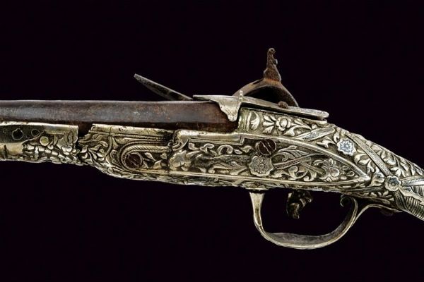 Pistola alla morlacca a pietra focaia con fornimenti in argento  - Asta Rare Armi Antiche e Armature da Tutto il Mondo - Associazione Nazionale - Case d'Asta italiane