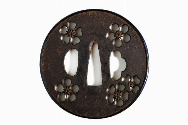 Tsuba katchushi  - Asta Rare Armi Antiche e Armature da Tutto il Mondo - Associazione Nazionale - Case d'Asta italiane