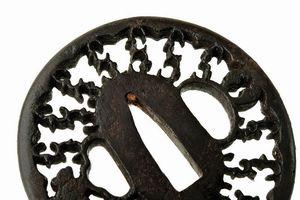 Tsuba sukashi  - Asta Rare Armi Antiche e Armature da Tutto il Mondo - Associazione Nazionale - Case d'Asta italiane