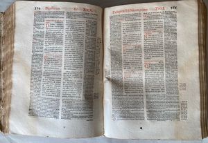 JUSTINIAN, CORPUS IURIS CIVILIS. DIGESTUM Pandectarum, seu Digestorum iuris ciuilis, quibus iurisprudentia ex veteribus iureconsultis desumpta, libri L. continentur. Tomus primus [-tertius]. Cum Accursij commentarijs, & doctissimorum virorum annotationibus. Omnia diligentissime purgata, & recognita. Accessit rerum, & verborum insignium index locupletissimus.  Venice, s.n.t. : [Francesco De Franceschi, Gaspare Bindoni the elder, heirs of Niccolò Bevilacqua, Damiano Zenaro], 1574-1575.  - Asta Libri antichi, rarit bibliografiche e prime edizioni del '900 - Associazione Nazionale - Case d'Asta italiane