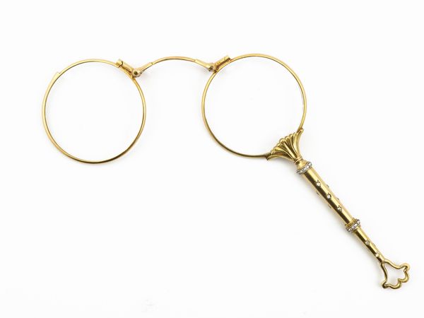 Lorgnette in oro giallo e argento con diamanti  - Asta Gioielli e Orologi - Associazione Nazionale - Case d'Asta italiane