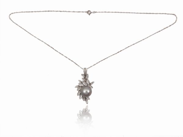 Catenina e pendente pendente in oro bianco con diamanti e perla Thaiti silver  - Asta Gioielli e Orologi - Associazione Nazionale - Case d'Asta italiane