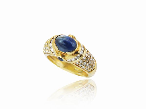 Anello in oro giallo con diamanti e zaffiri  - Asta Gioielli e Orologi - Associazione Nazionale - Case d'Asta italiane