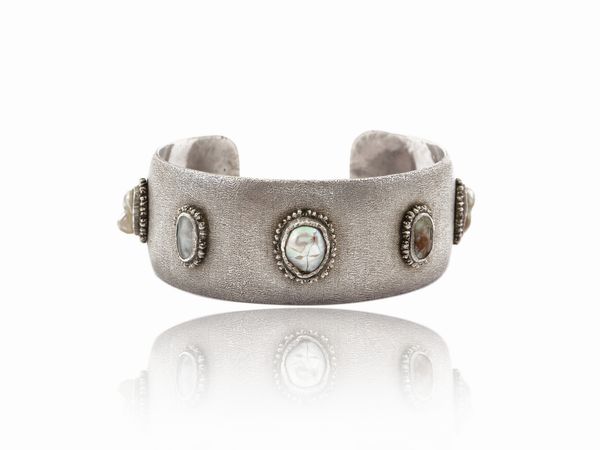 Buccellati, bracciale rigido in argento con perle  - Asta Gioielli e Orologi - Associazione Nazionale - Case d'Asta italiane