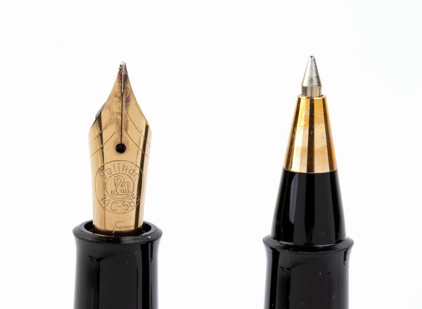 PELIKAN: penna a sfera K400 e penna stilografica M400, pennino F  - Asta Gioielli e Argenti Moderni e Contemporanei - Associazione Nazionale - Case d'Asta italiane