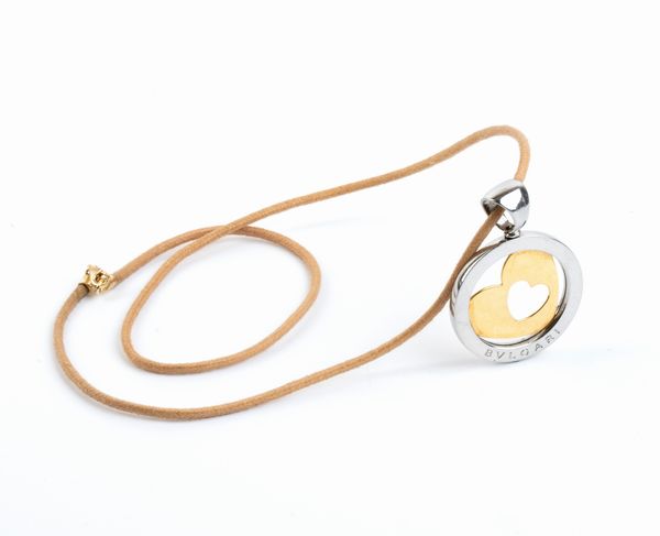 BULGARI: Collana con cordino e pendente in acciaio e oro  - Asta Gioielli e Argenti Moderni e Contemporanei - Associazione Nazionale - Case d'Asta italiane