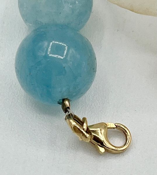 Girocollo in oro con acquamarine, cristallo di rocca e perla  - Asta Gioielli e Argenti Moderni e Contemporanei - Associazione Nazionale - Case d'Asta italiane