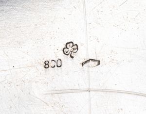 Vassoio Art Dco in argento con manici in avorio marino - Italia, 1935-1945  - Asta Gioielli e Argenti Moderni e Contemporanei - Associazione Nazionale - Case d'Asta italiane