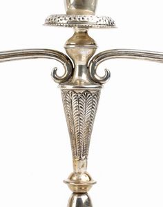 Coppia di candelabri in argento - Italia, anni '50, argentiere Mario Sorelli  - Asta Gioielli e Argenti Moderni e Contemporanei - Associazione Nazionale - Case d'Asta italiane