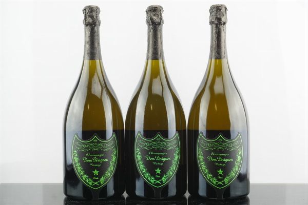 Dom Pérignon Luminous Collection 2010  - Asta AS TIME GOES BY | Vini Pregiati e da Collezione - Associazione Nazionale - Case d'Asta italiane