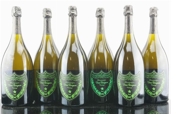 Dom Pérignon Luminous Collection 2010  - Asta AS TIME GOES BY | Vini Pregiati e da Collezione - Associazione Nazionale - Case d'Asta italiane