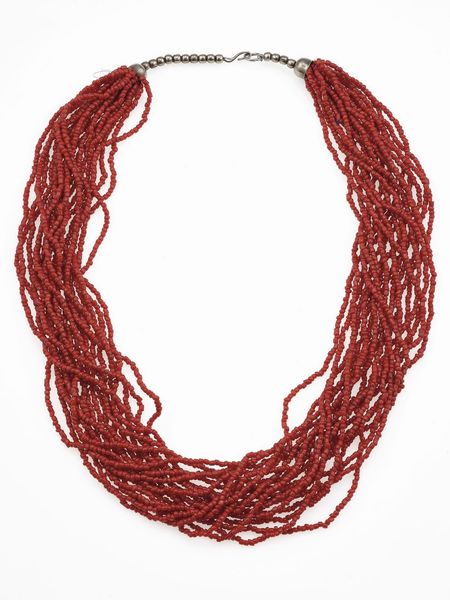 Collana multifilo con piccole sfere di vetro rosso  - Asta Gioielli - Associazione Nazionale - Case d'Asta italiane