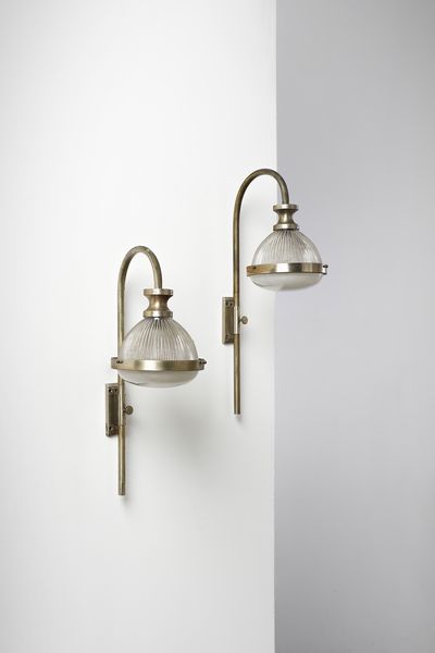 MAZZA SERGIO (n. 1931) : Coppia di lampade da parete per Artemide, Milano  - Asta Asta 447 | DESIGN E ARTI DECORATIVE DEL NOVECENTO Online - Associazione Nazionale - Case d'Asta italiane