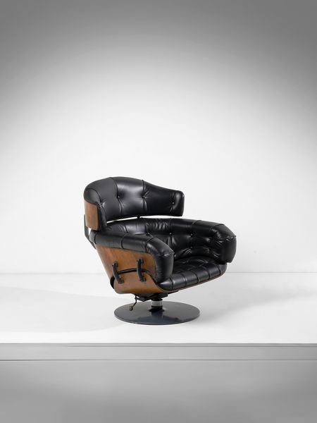 GRIERSON MARTIN : Poltrona mod. London chair per Arflex, Milano  - Asta Asta 447 | DESIGN E ARTI DECORATIVE DEL NOVECENTO Online - Associazione Nazionale - Case d'Asta italiane