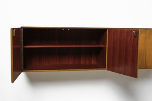 DARDI COSTANTINO (1936 - 1991) : attribuito. Credenza pensile per Mobilificio Olivieri, Italia  - Asta Asta 447 | DESIGN E ARTI DECORATIVE DEL NOVECENTO Online - Associazione Nazionale - Case d'Asta italiane