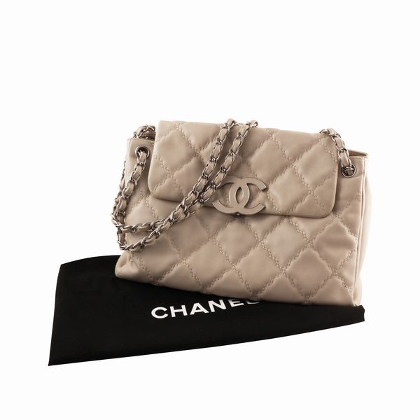 CHANEL, Patta Hamptons Stitch  - Asta Gioielli Importanti - Associazione Nazionale - Case d'Asta italiane