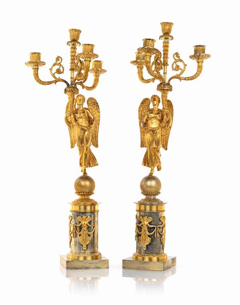 Coppia di candelabri in bronzo dorato a quattro luci, Francia, epoca Impero  - Asta Antiquariato - Icone, Arredi, Sculture, Oggetti d'Arte - Associazione Nazionale - Case d'Asta italiane