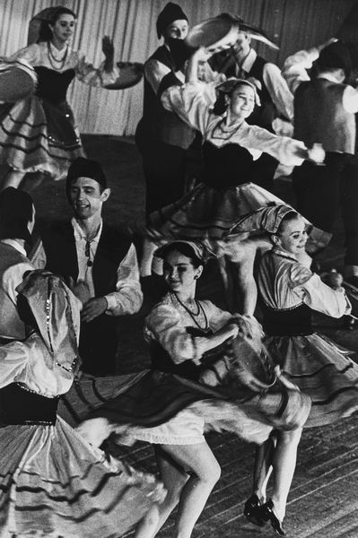 Ferdinando Scianna : Moisseiev, Tarantella siciliana  - Asta Fotografia - Associazione Nazionale - Case d'Asta italiane