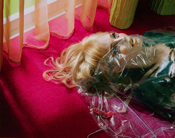 Miles Aldridge : Semi-Detached #2, dal portfolio Carousel  - Asta Fotografia - Associazione Nazionale - Case d'Asta italiane