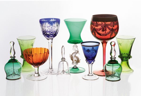 Dieci oggetti in vetro colorato  - Asta L'Arte della Tavola - Associazione Nazionale - Case d'Asta italiane