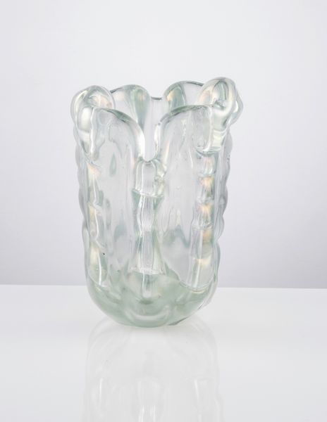 Vaso in vetro soffiato verde chiaro opalescente  - Asta L'Arte della Tavola - Associazione Nazionale - Case d'Asta italiane