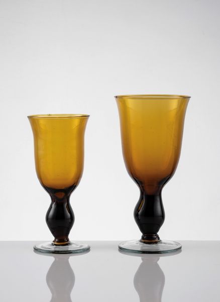 Servizio di bicchieri in vetro ambra scuro  - Asta L'Arte della Tavola - Associazione Nazionale - Case d'Asta italiane