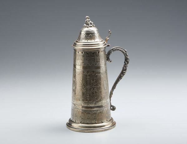 ARGENTIERE ITALIANO DEL XX SECOLO : Tankard in argento fuso e cesellato a motivi decorativi vegetali  - Asta Asta 449 | ARTE ANTICA E DEL XIX SECOLO Virtuale - Associazione Nazionale - Case d'Asta italiane