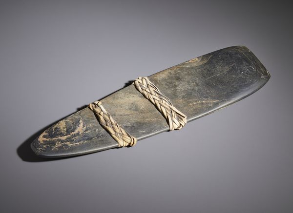 . : Interessante esemplare di ascia manuale proveniente dalla cultura Dani e dalla cultura Langda in Papua Nuova Guinea e prodotte con pietra vulcanica.Irian Jaya, XIX secolo.  - Asta Asta 450 | WUNDERKAMMER, CURIOSITIES & ETNOGRAFICA - A GENTLEMAN' S CABINET OF CURIOSITIES Online - Associazione Nazionale - Case d'Asta italiane