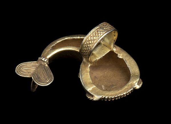 . : Anello zoomorfo in oro. Ghana, Ashanti. XVIII-XIX sec.  - Asta Asta 450 | WUNDERKAMMER, CURIOSITIES & ETNOGRAFICA - A GENTLEMAN' S CABINET OF CURIOSITIES Online - Associazione Nazionale - Case d'Asta italiane