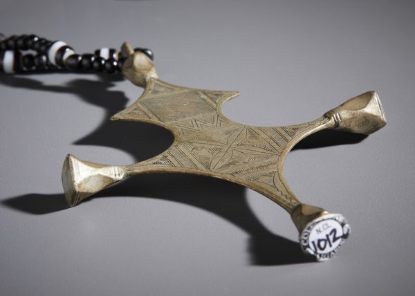 . : Collana in argento con crode di Agades.Nigeria, cultura Tuareg, XIX secolo.  - Asta Asta 450 | WUNDERKAMMER, CURIOSITIES & ETNOGRAFICA - A GENTLEMAN' S CABINET OF CURIOSITIES Online - Associazione Nazionale - Case d'Asta italiane