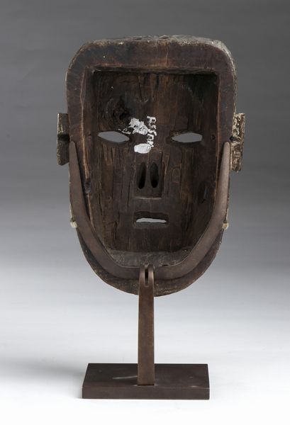 . : Maschera proveniente dalla cultura Assam con bella pagina del tempo. India, XIX secolo.  - Asta Asta 450 | WUNDERKAMMER, CURIOSITIES & ETNOGRAFICA - A GENTLEMAN' S CABINET OF CURIOSITIES Online - Associazione Nazionale - Case d'Asta italiane