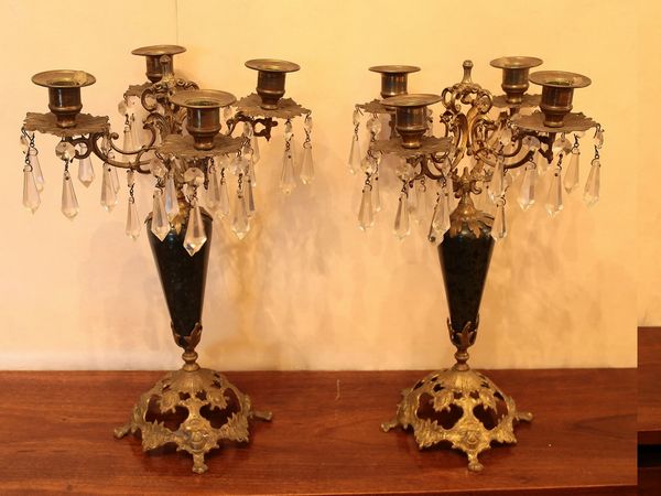 Coppia di candelabri in metallo dorato  - Asta Casa Lazzi - parte prima Arredi, dipinti, vetri di Murano, curiosit - Associazione Nazionale - Case d'Asta italiane