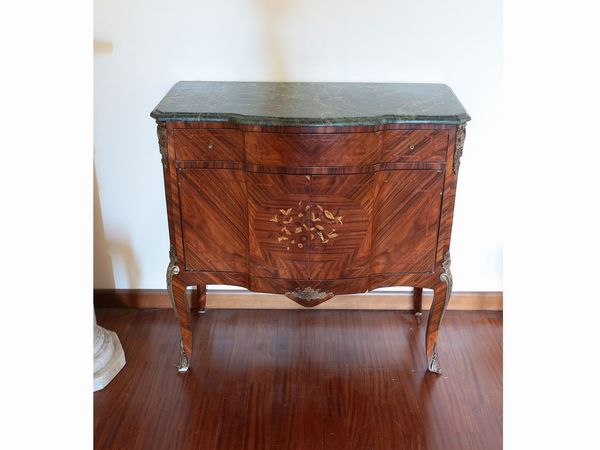 Piccola credenza impiallacciata in palissandro ed altre essenze  - Asta Casa Lazzi - parte prima Arredi, dipinti, vetri di Murano, curiosit - Associazione Nazionale - Case d'Asta italiane