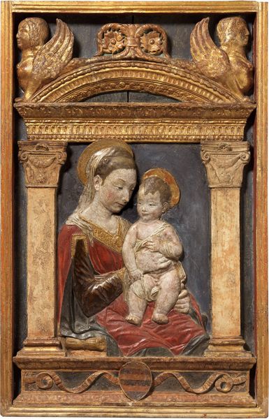 Antonio Rossellino (bottega di) : Madonna col Bambino entro edicola architettonica con stemma sul gradino e Arpie sulla cimasa  - Asta Importanti Arredi, Maioliche, Sculture e Dipinti Antichi - Associazione Nazionale - Case d'Asta italiane