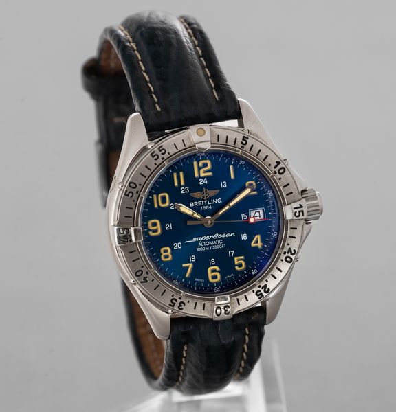 Breitling : Breitling Superocean in acciaio con quadrante blu notte e numeri luminescenti, ref A17360, movimento automatico, cinturino in pelle, 38 mm,  2000 circa  - Asta Watches - Associazione Nazionale - Case d'Asta italiane