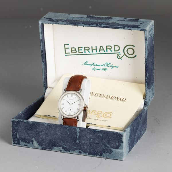 Eberhard & Co : Frecce Tricolore con ghiera Clos de Paris in acciaio, carica manuale, quadrante bianco numeri Romani, scatola e garanzia 35 mm  - Asta Watches - Associazione Nazionale - Case d'Asta italiane