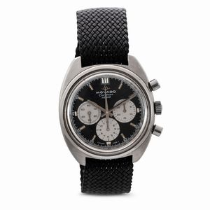 MOVADO - Movado Datron cronografo tre contatori con tasti a pompa, quadrante nero tre contatori, indici applicati e datario alle 12, carica manuale, 37 mm, 1970 circa.<BR><BR>L'orologio viene venduto senza cinturino